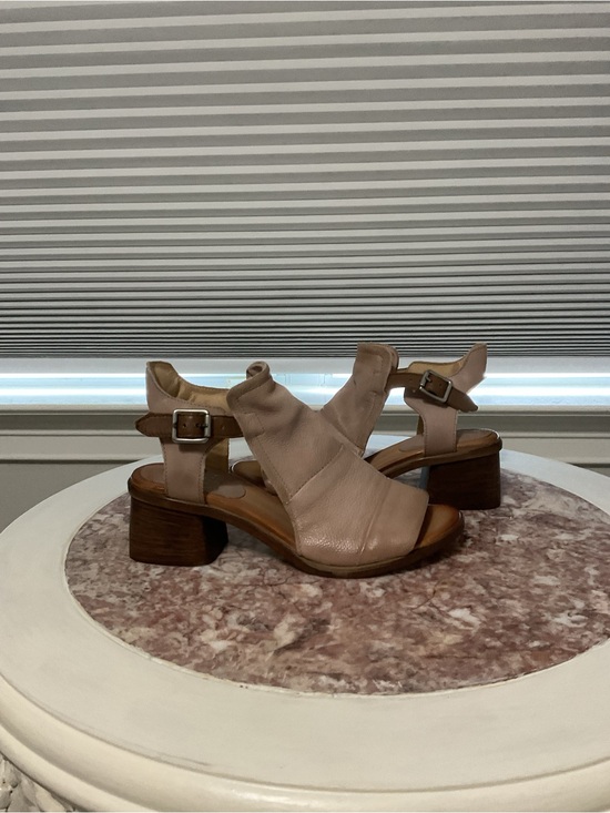Miz Mooz Shoes - Miz Mooz Women's Beige with pink hue Open-Toe Block Heel Sandals